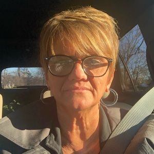 Meet your Posher, Lori